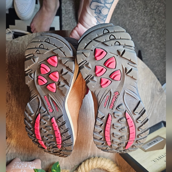 ❌️SOLD❌️Columbia Size 9 Tan and Red Hiking Boots - Picture 7 of 7